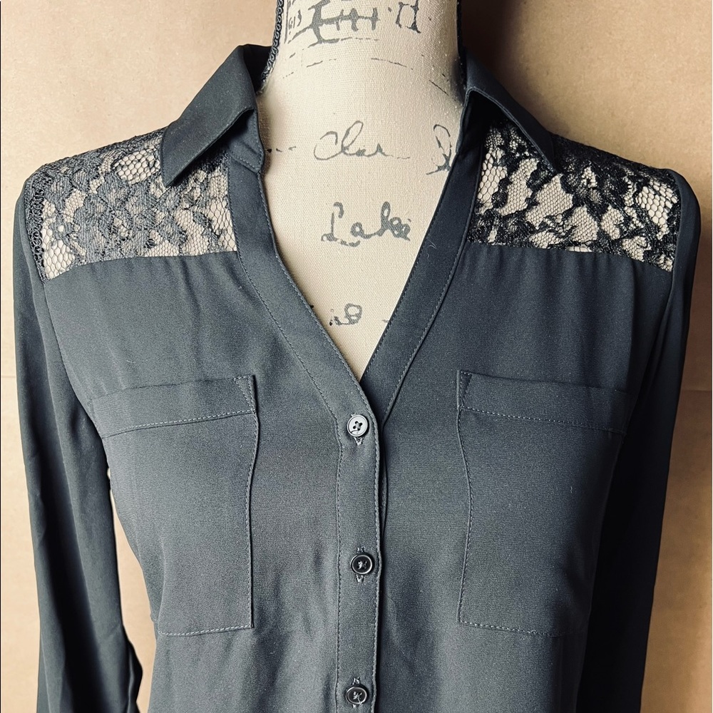 🛍Pre-Loved Express button up with Lacy shoulder area - Picture 4 of 14